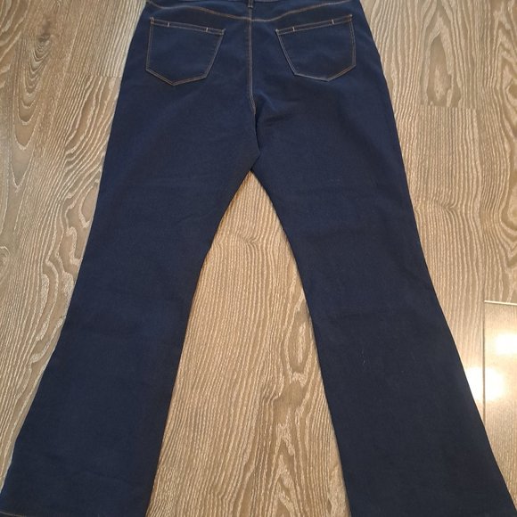 The Signature Soft High Rise Boot Cut jean - Picture 1 of 5